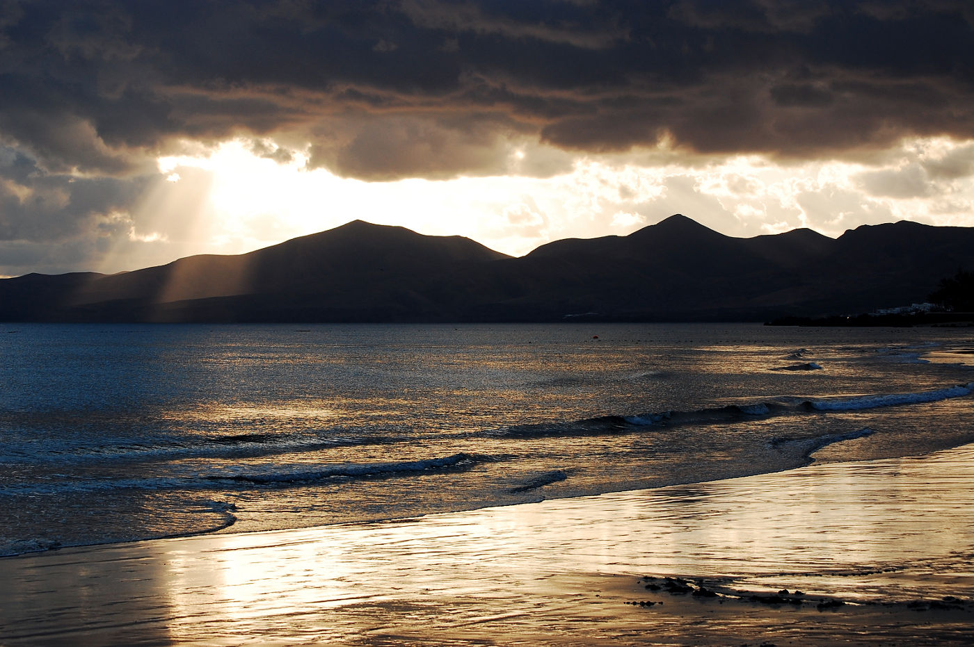 Abendstimmung am Playa Grande: Sonnenuntergang am  Punto Papagayo